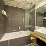 Hkk 4*