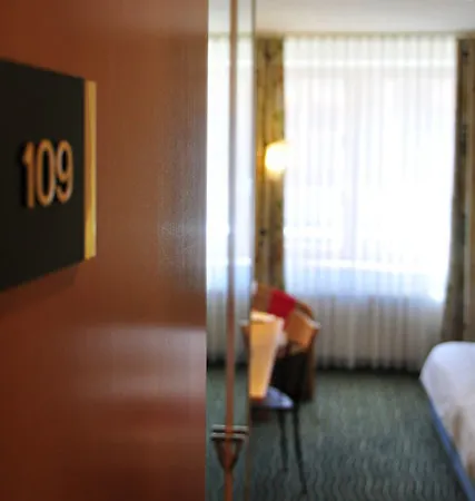 Hotel Hkk 4*